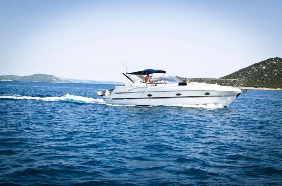 Boat Buying Guide 2023: Tips to Buying a Boat For First Time