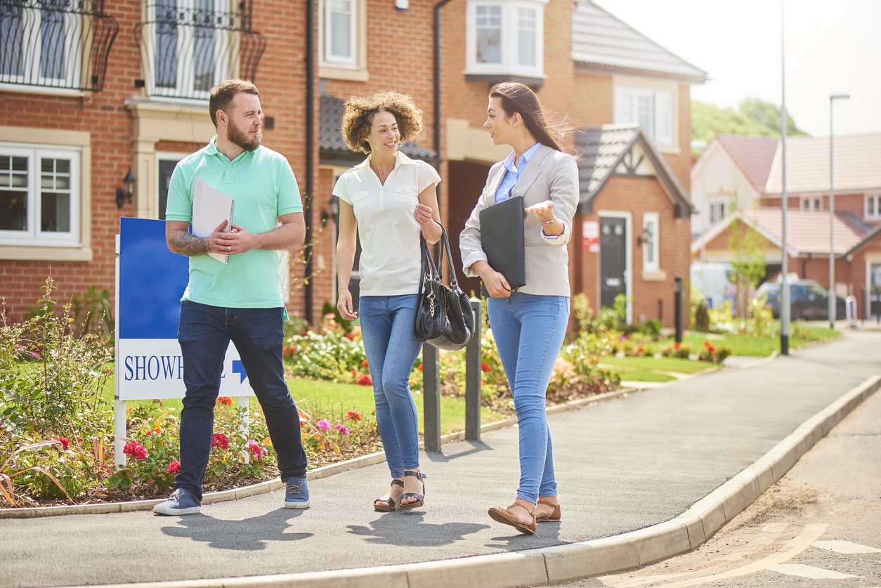 Condo vs. Townhouse Your Ultimate Guide to Choosing the Right Home