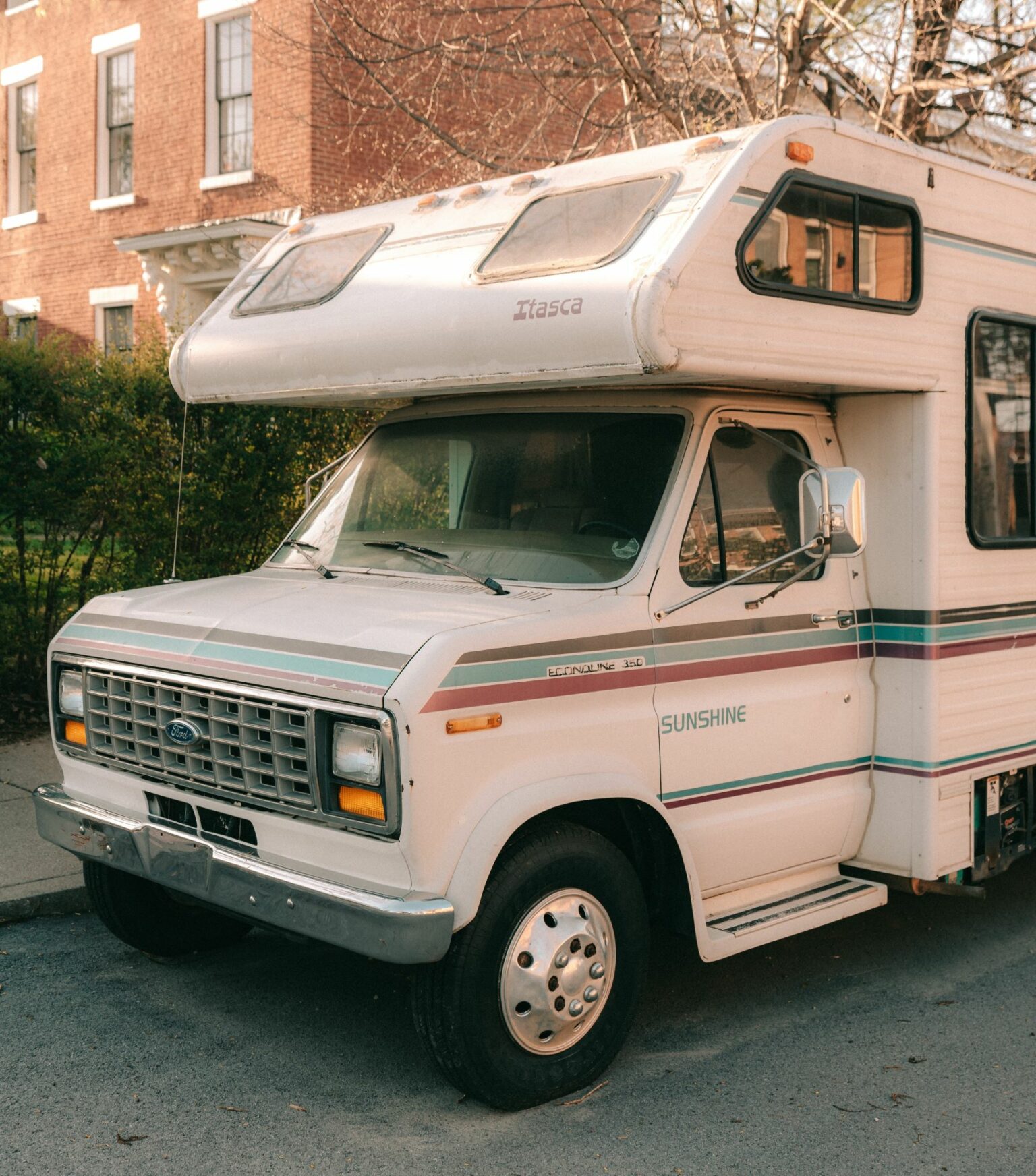 Can I Park My RV in My Driveway? A StatebyState Overview Neighbor Blog