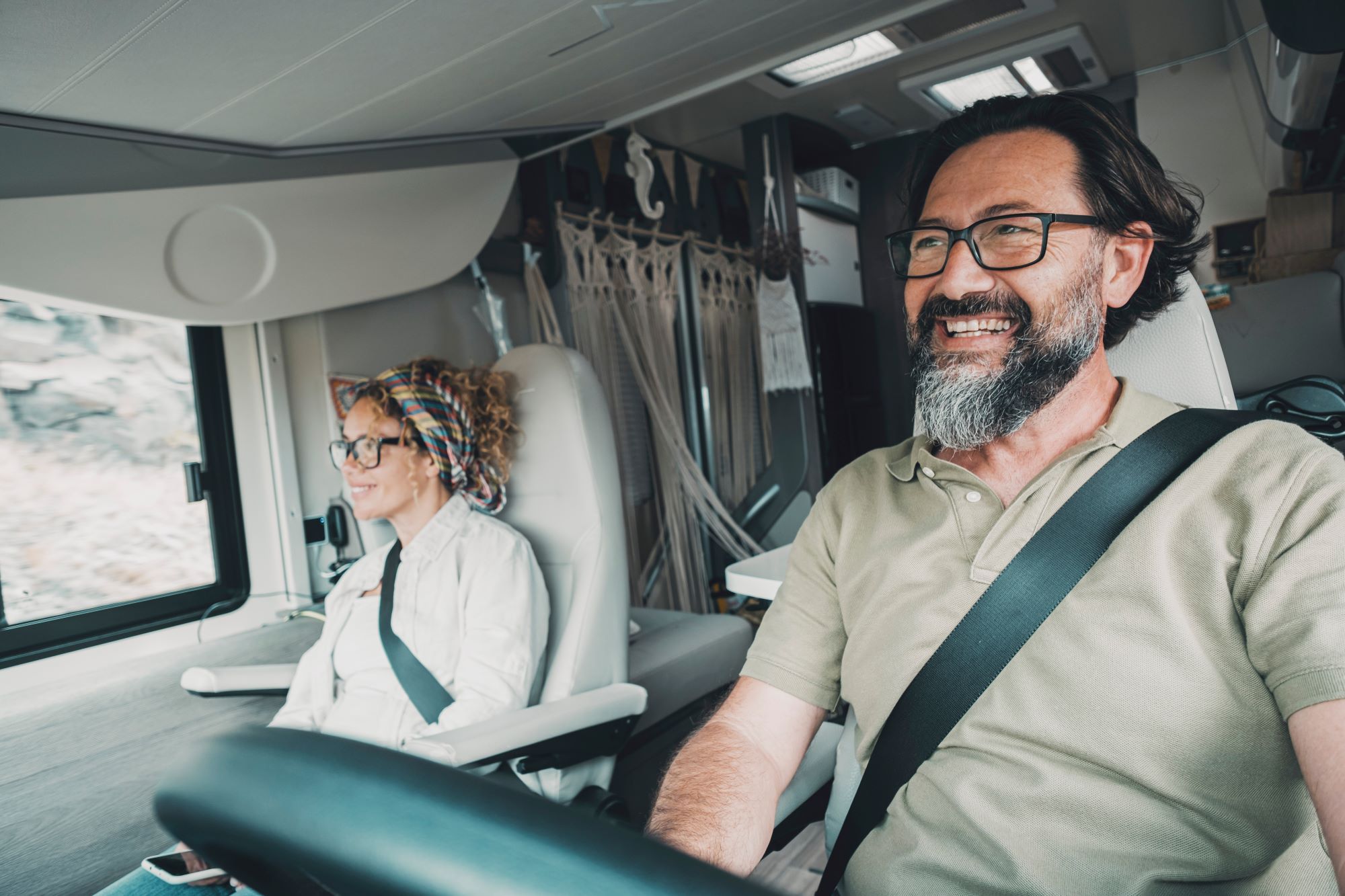 Can You Run an RV Air Conditioner While Driving? Neighbor Blog