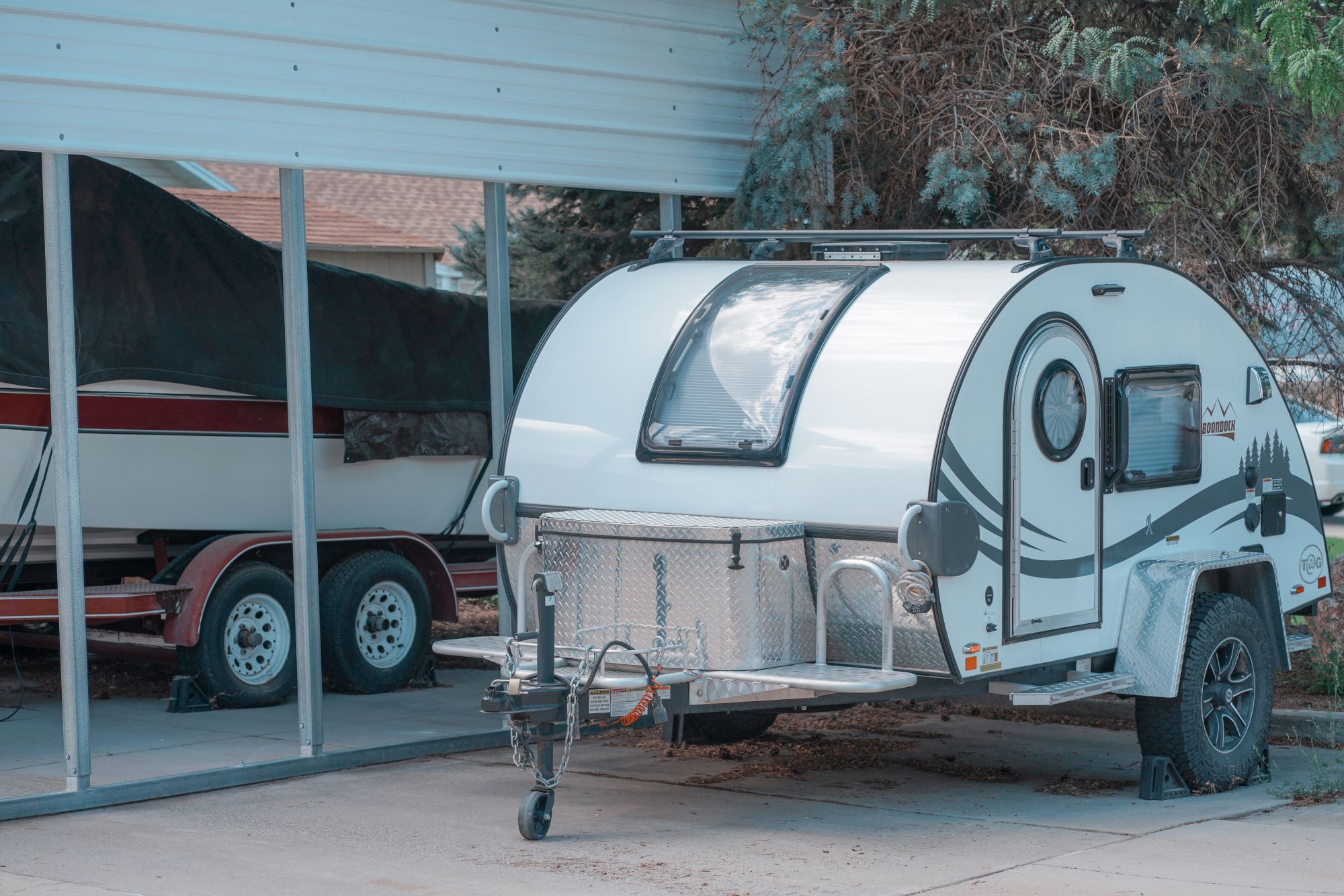 Comparing 5th Wheel vs. Travel Trailer What's the Difference? Neighbor Blog