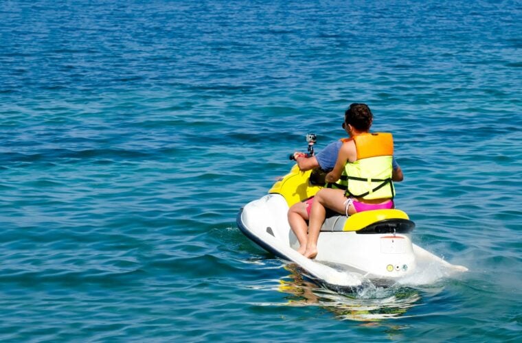 Jet Ski vs Boat A Comprehensive Guide to Choosing the Right Watercraft